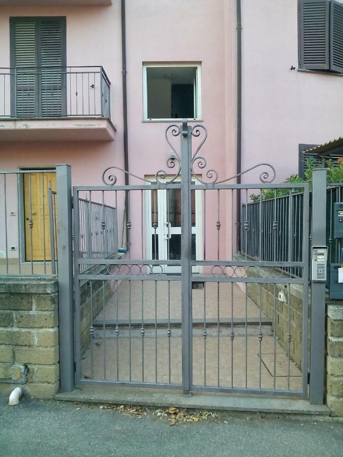 Appartamento A Marta Nel Lago Di Bolsena エクステリア 写真